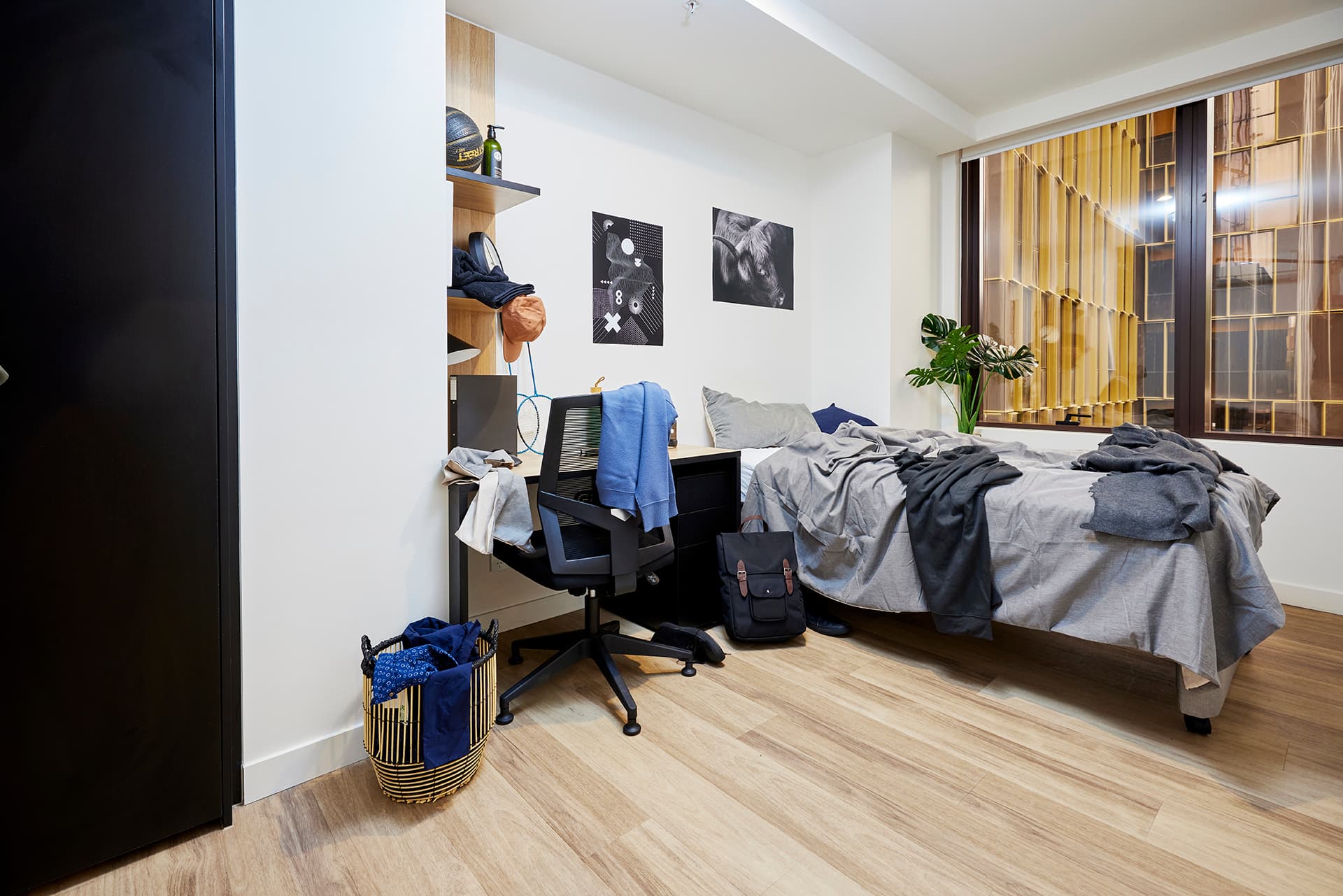 King single bed apartment