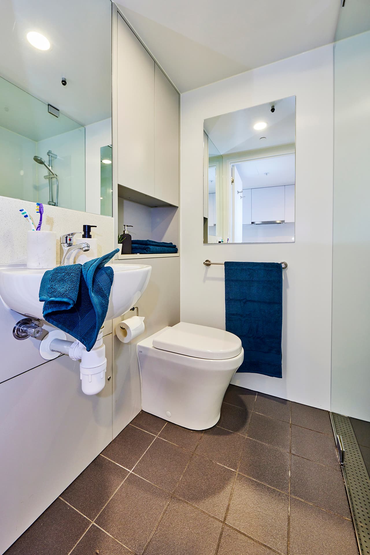 King single bed apartment