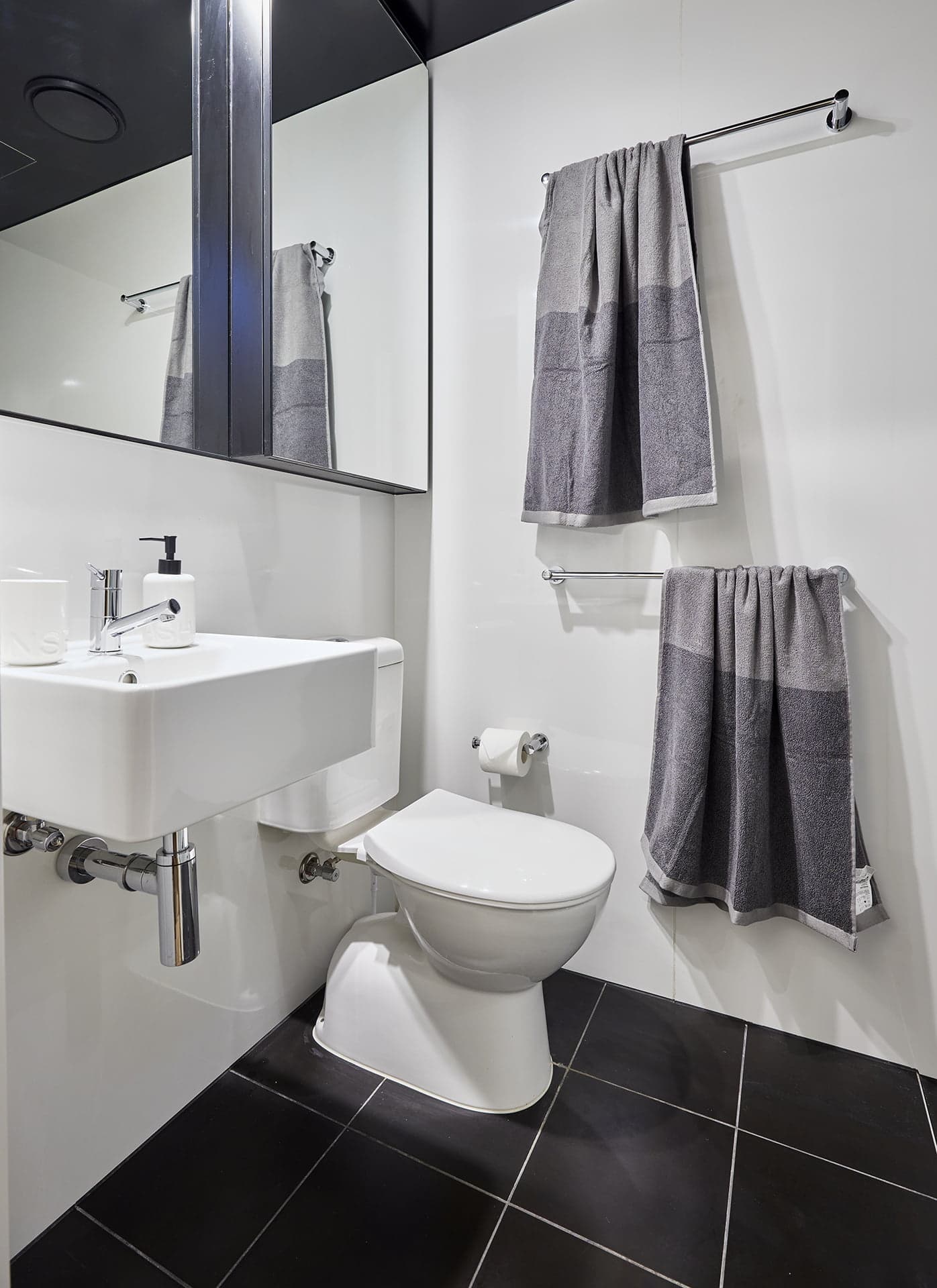 King single bed apartment