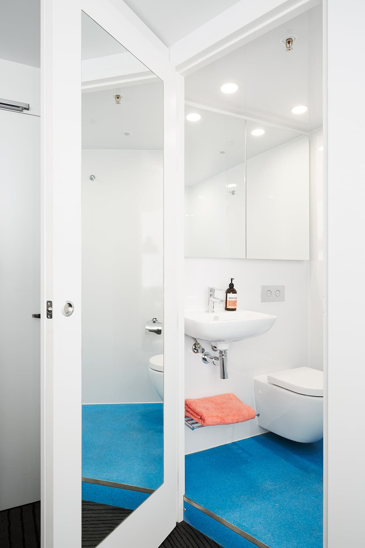 King single bed apartment