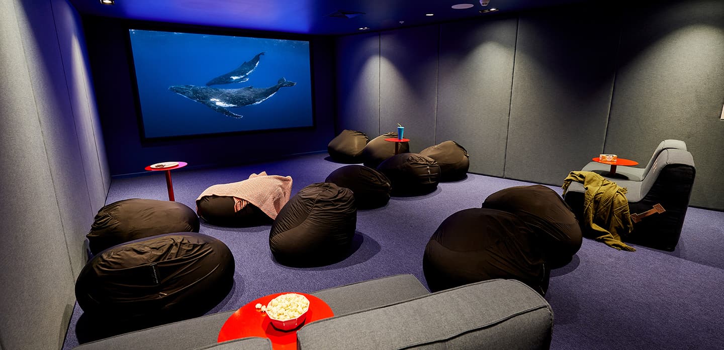 Cinema hover